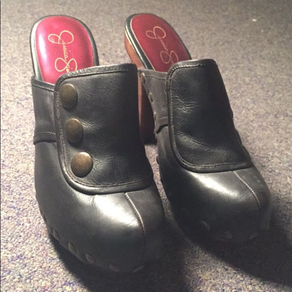 Jessica Simpson Closed Toed Black Dress Heel